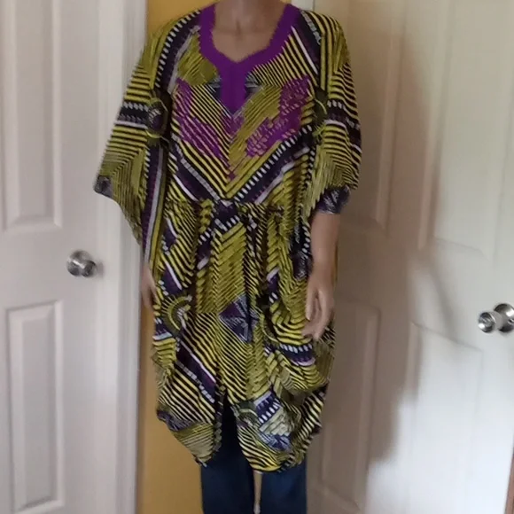 Amazing caftan style dress in cotton print yellow purple black One Size NWOT - Picture 3 of 11